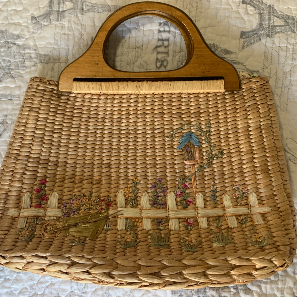 Charming Woven Tote with Wooden Handle Capelli Straworld
